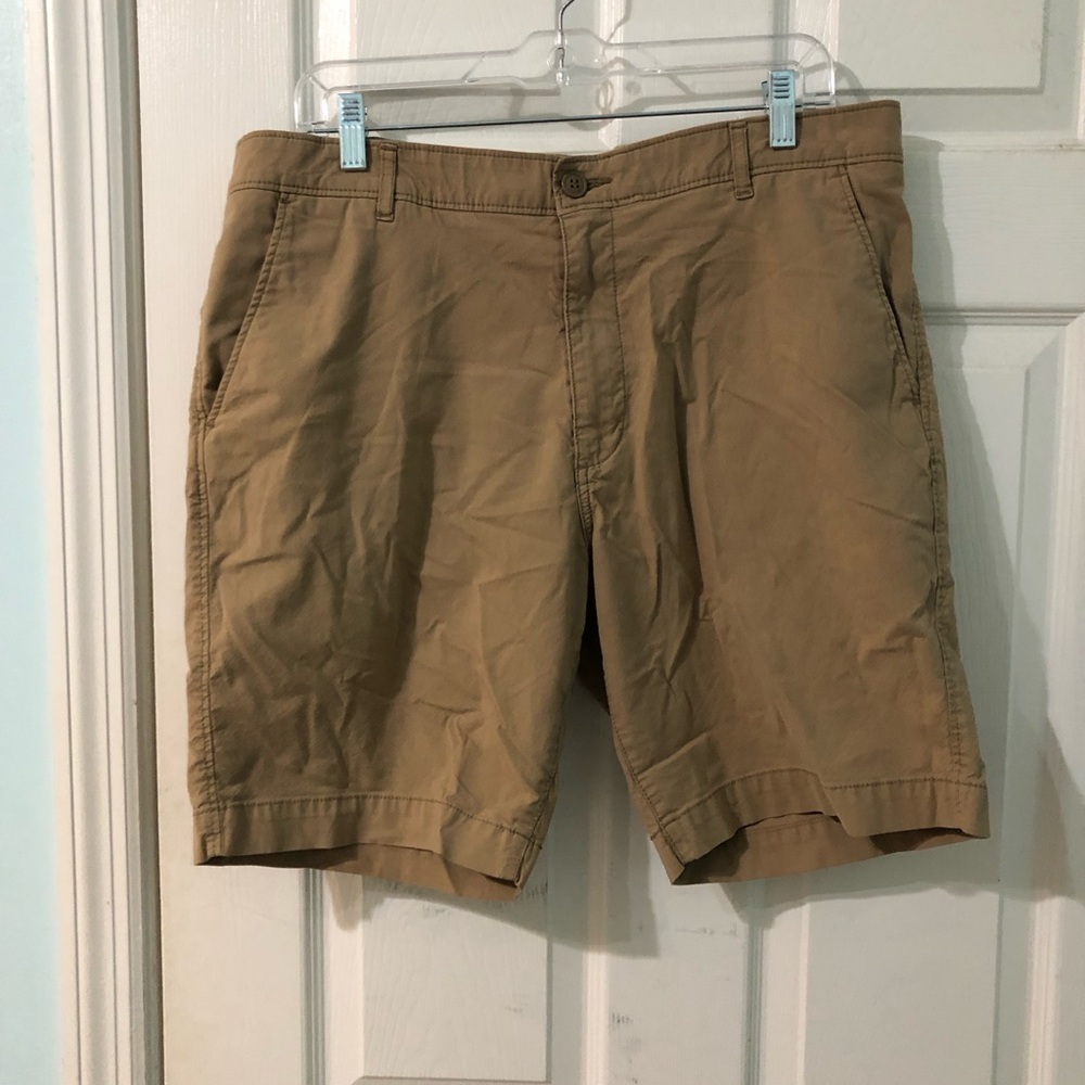 Dockers Men's Flat Front Tan Shorts